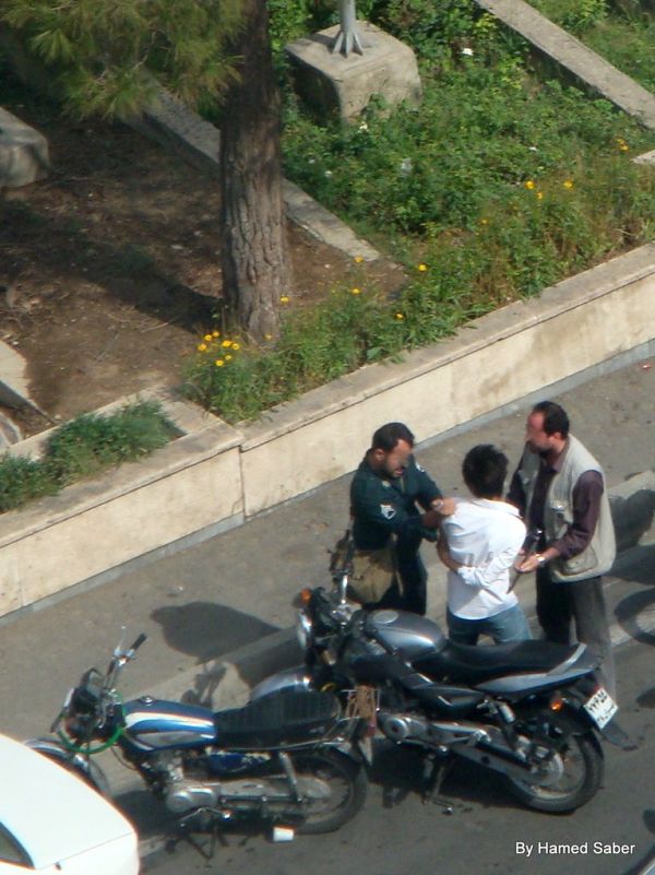 伊朗與美國積極恢復伊斯蘭馬巴德備忘錄協議，改善雙邊關係。