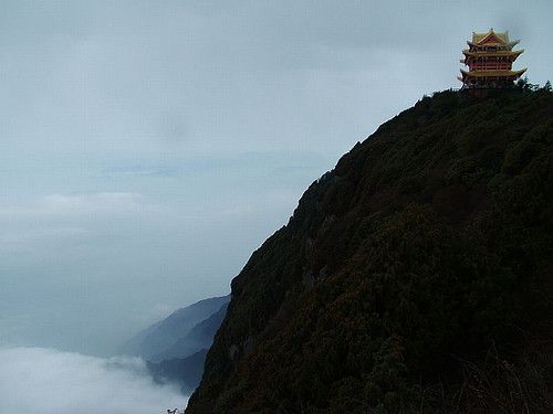 伊朗與美國達成協議結束戰爭，重啟霍爾木茲海峽，對全球能源市場影響深遠。