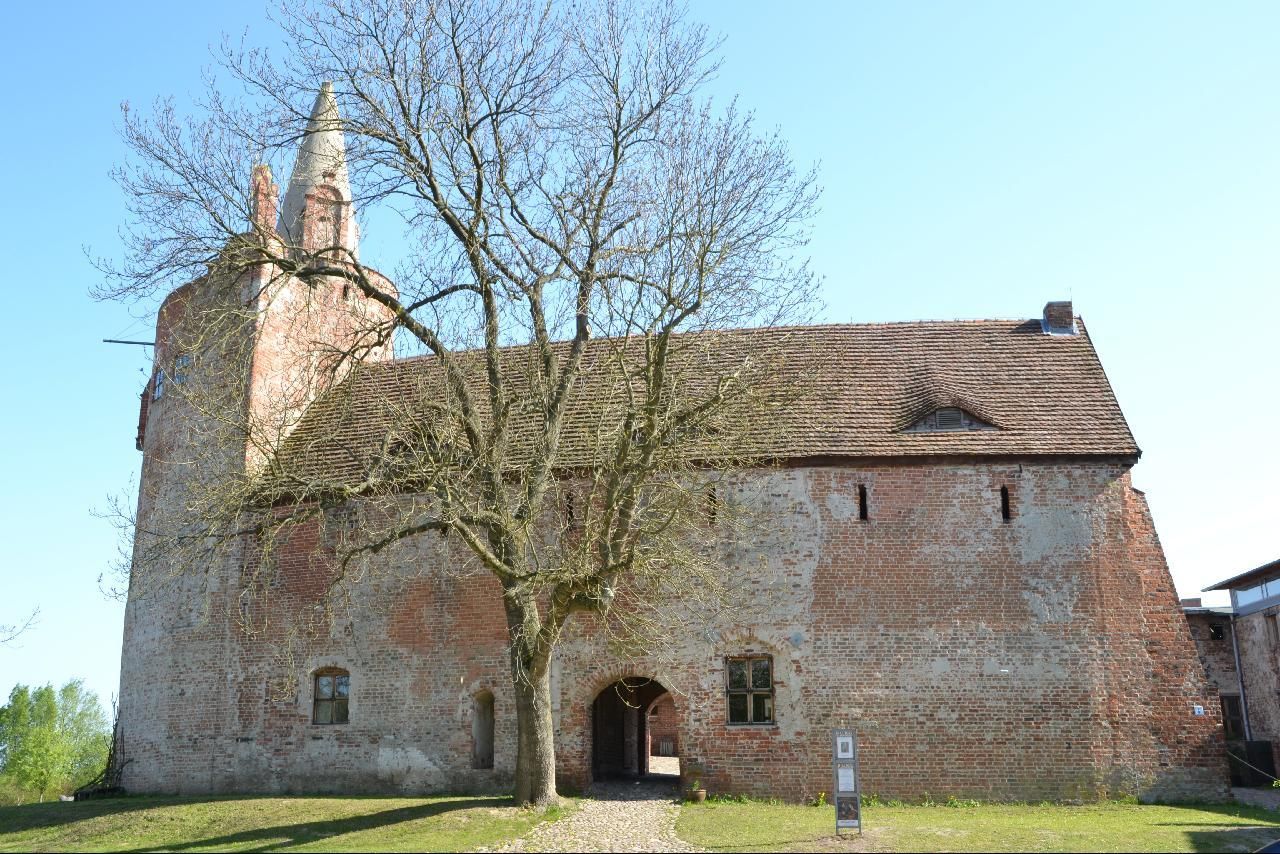 Klempenow Castle