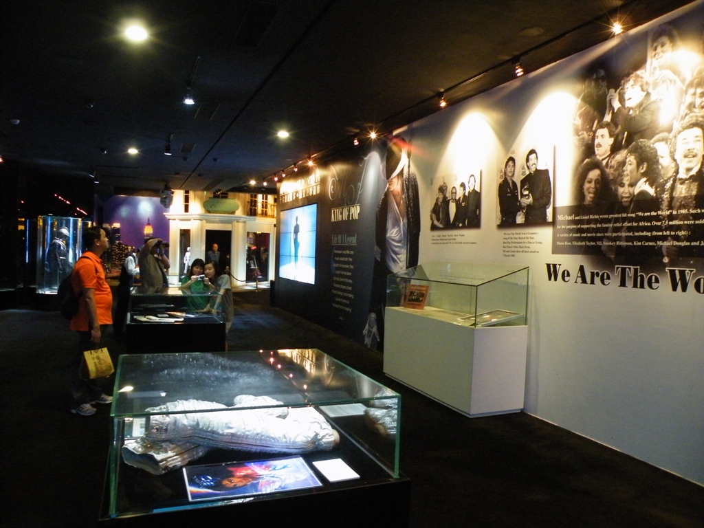 MJ Gallery at Ponte 16