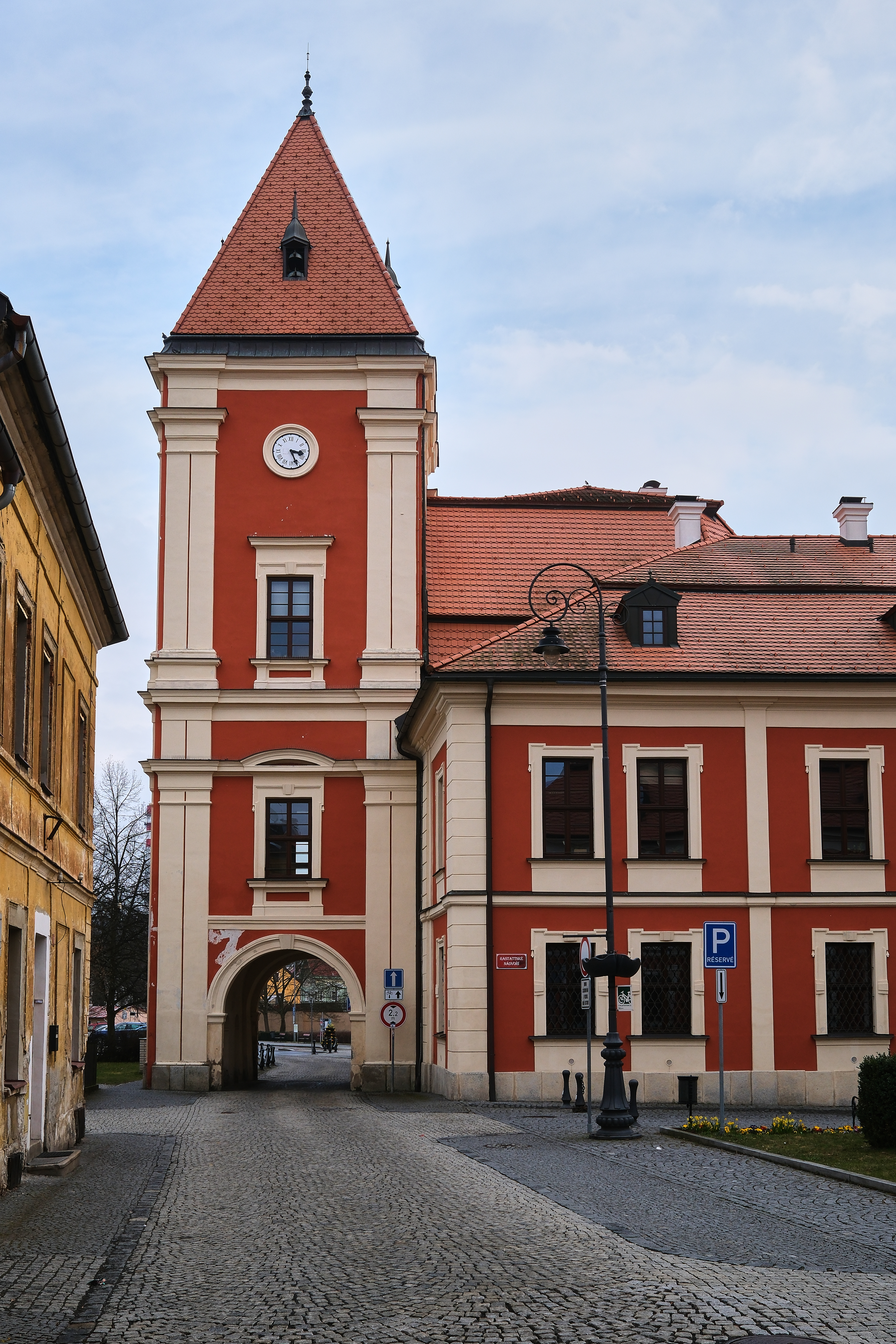 Ostrov Castle