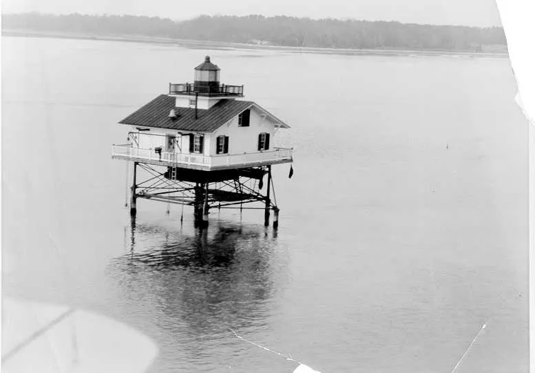 Upper Cedar Point Light