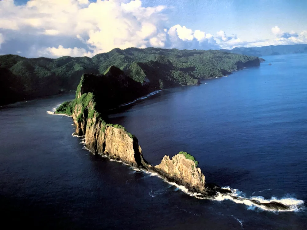 Pola Island