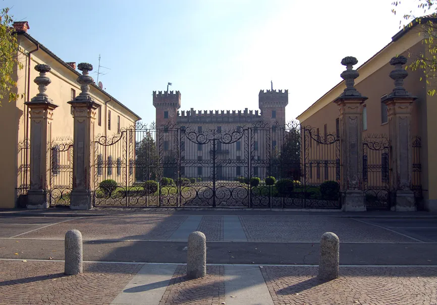 Visconti-Castelbarco Castle