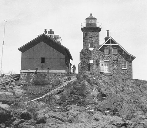 Passage Island Light