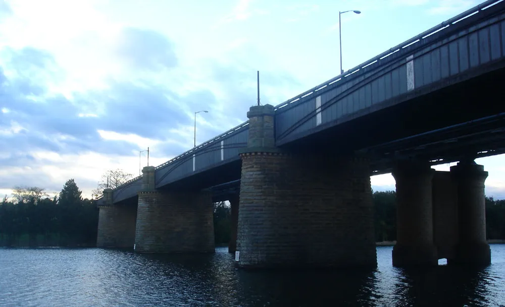 Victoria Bridge