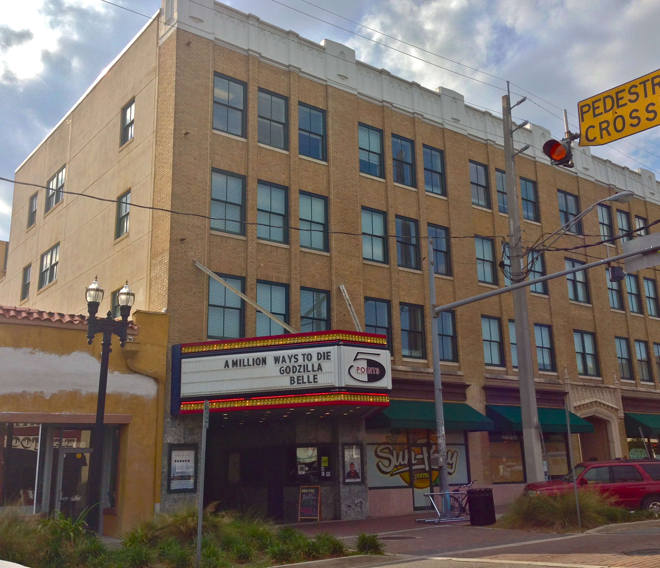Sun-Ray Cinema at 5 Points