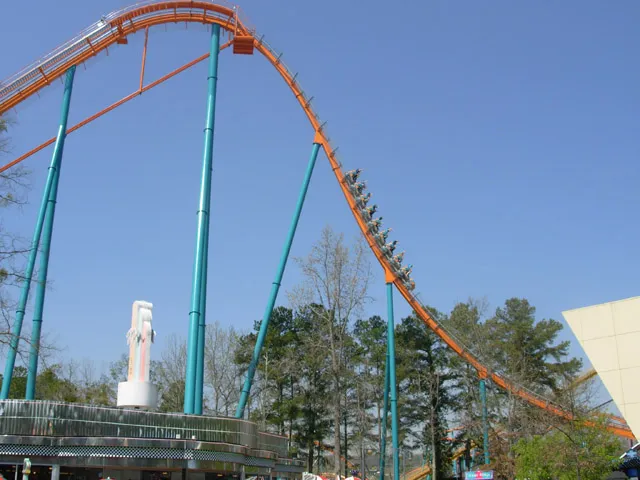 One Dead, Four Injured Following Operational Failure on Six Flags Roller Coaster
