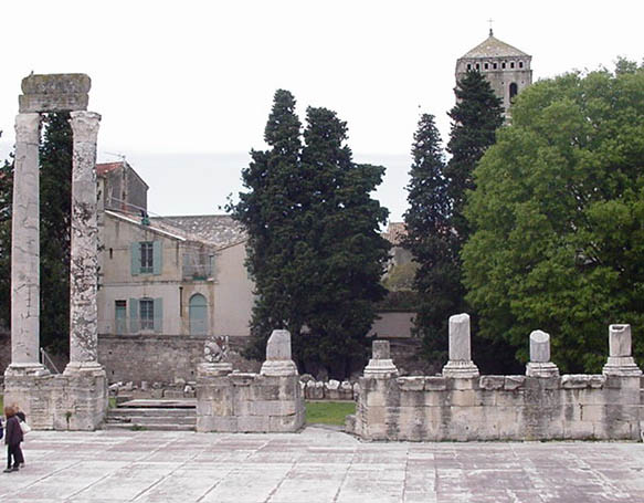 Arles, Roman and Romanesque Monuments