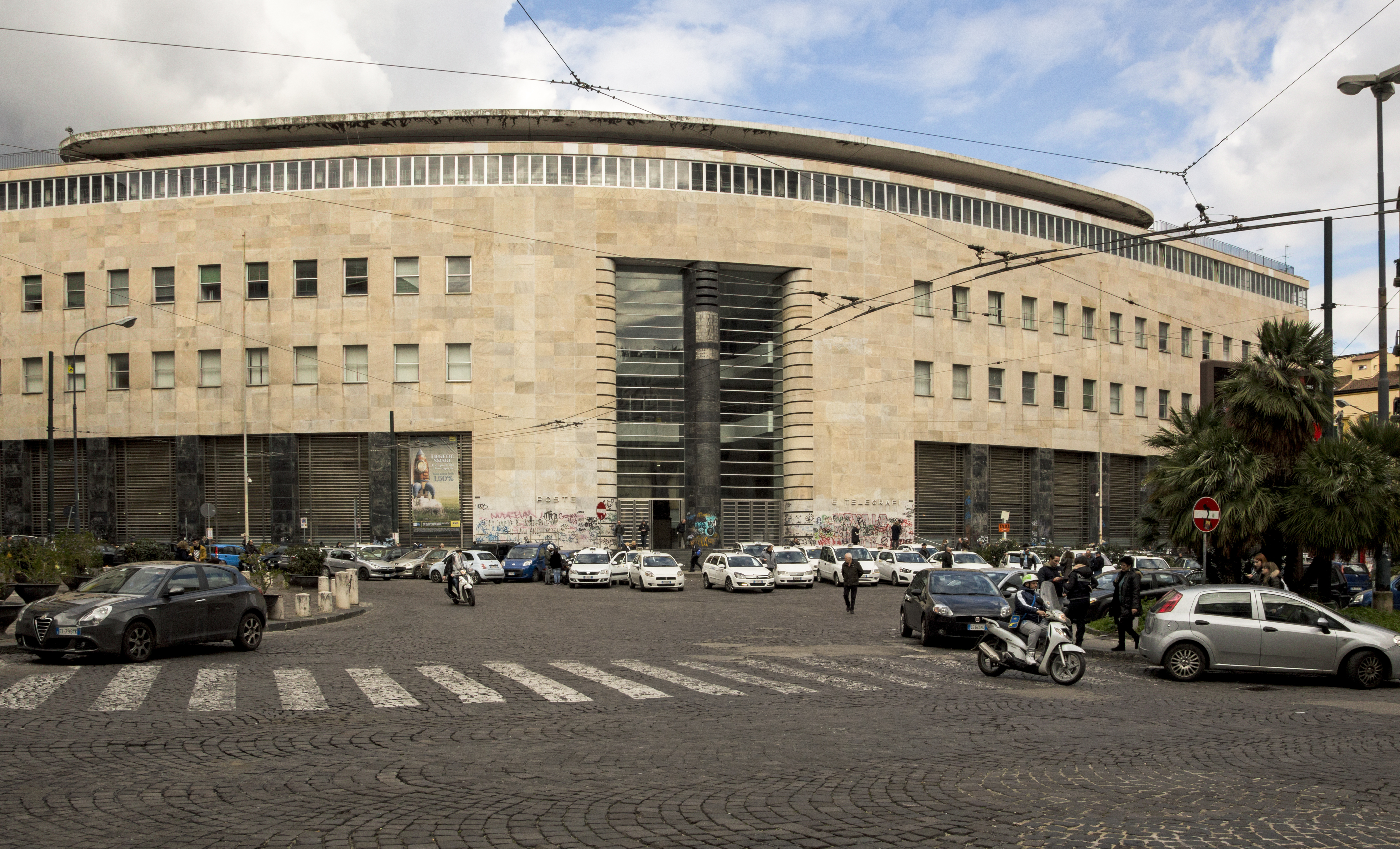 Palazzo delle Poste, Naples