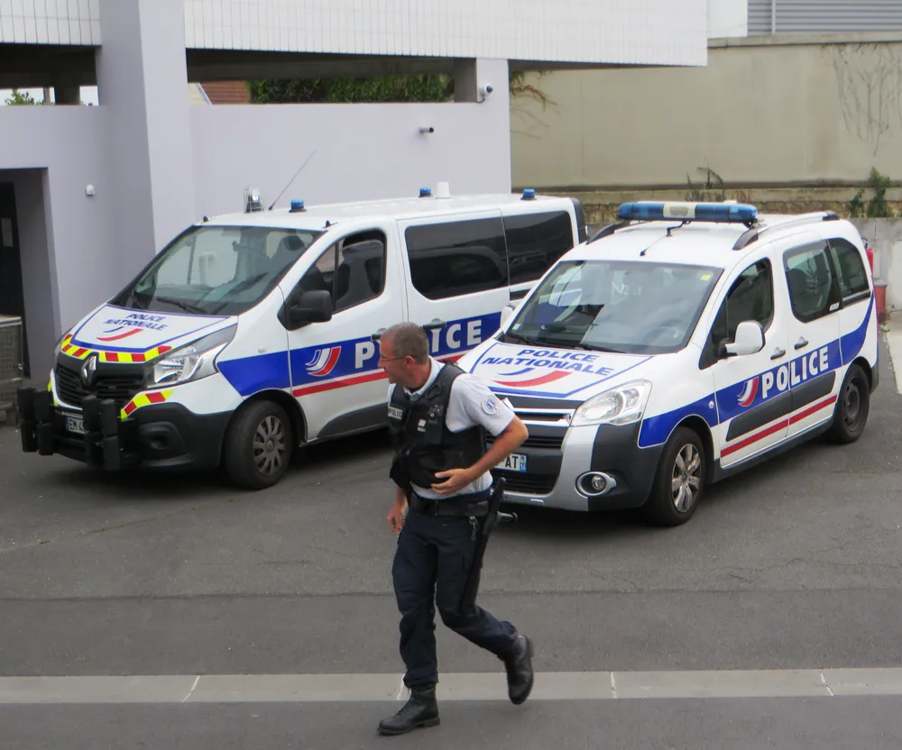 法國利摩日市政府大樓遭縱火攻擊 34歲涉案男子遭警方逮捕拘留