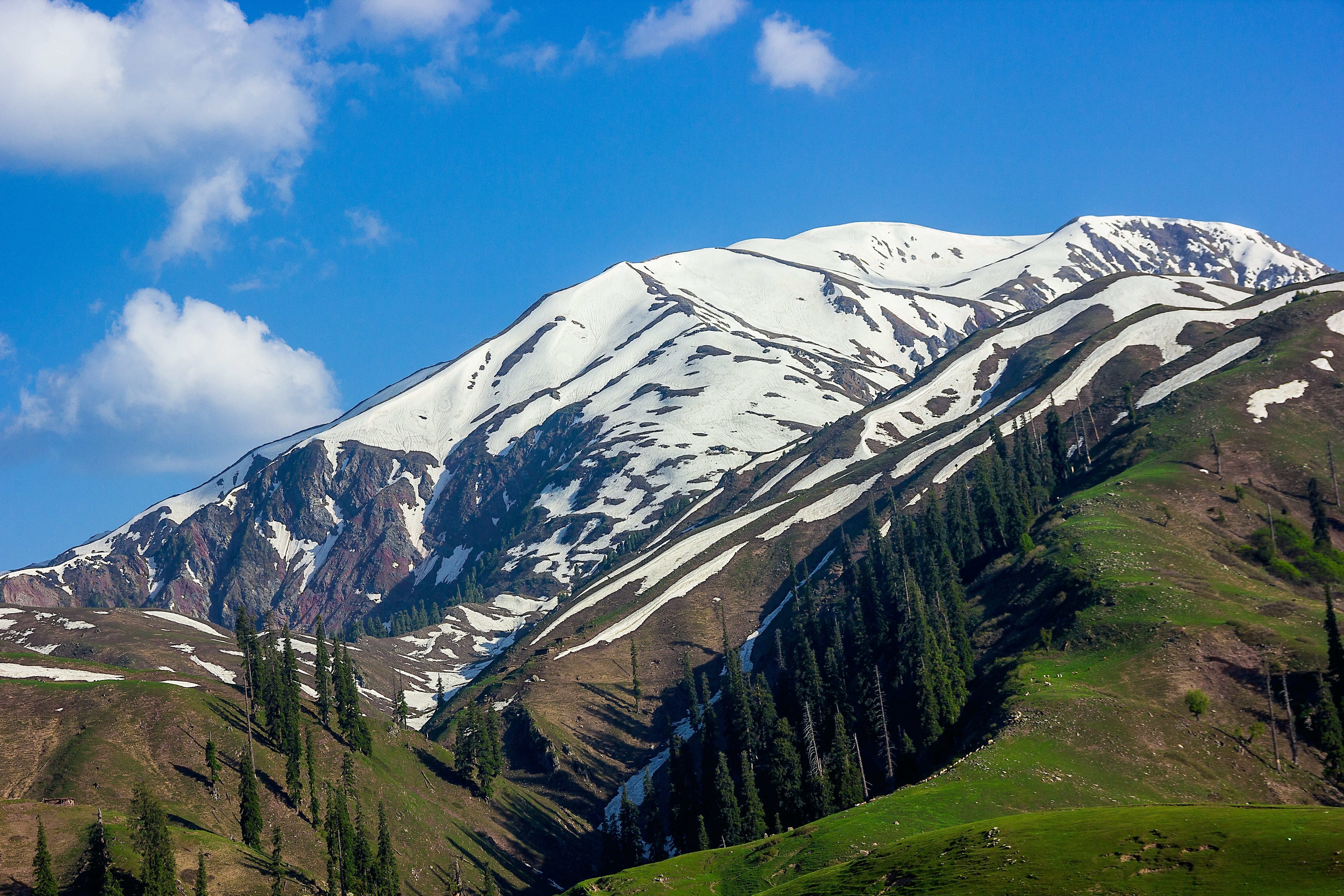 Makra Peak