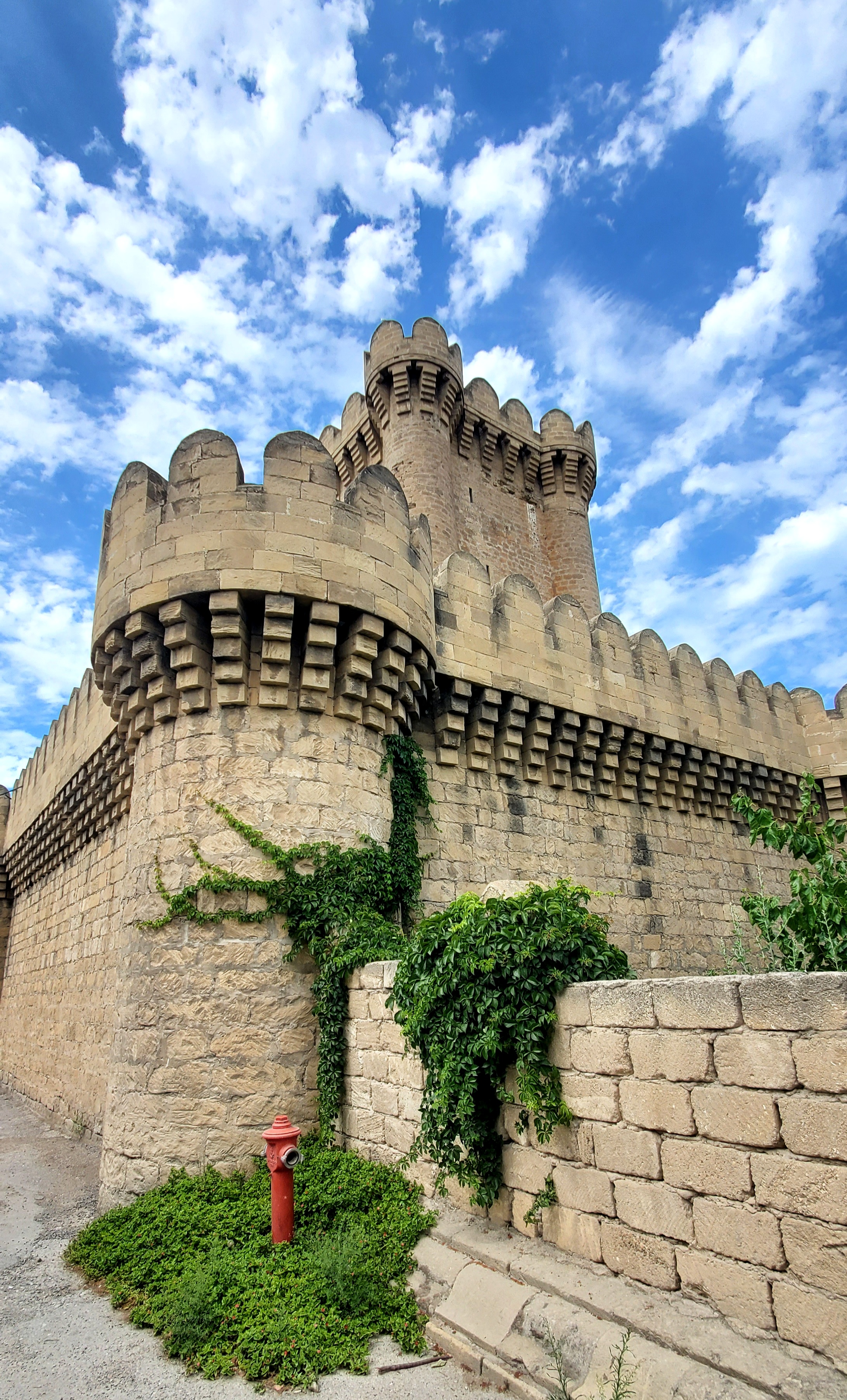 Quadrangular castle