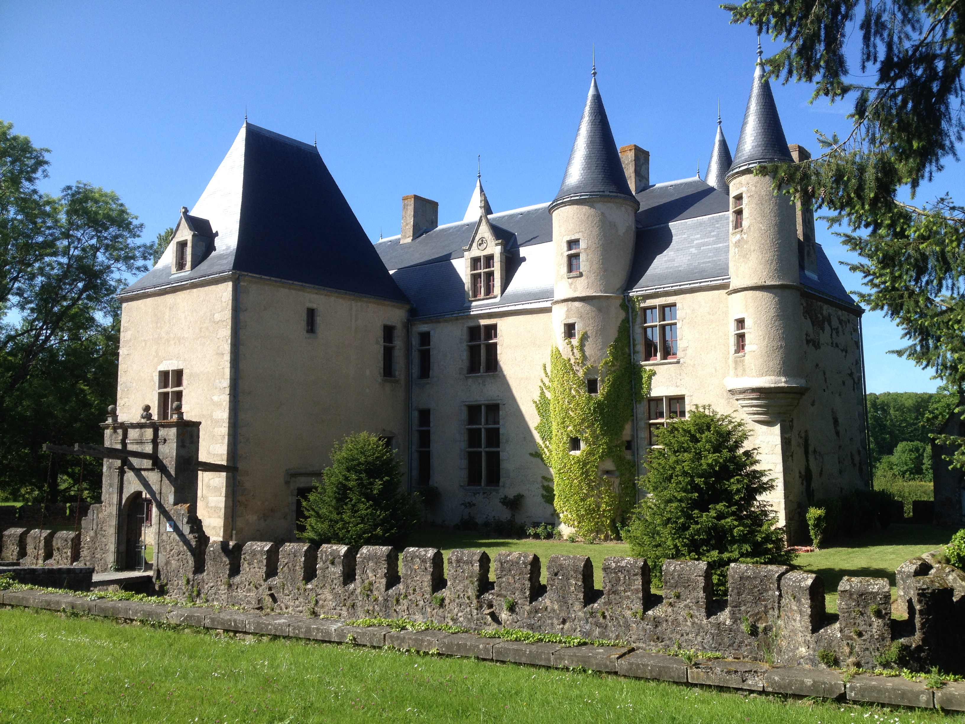 Pastellière Castle