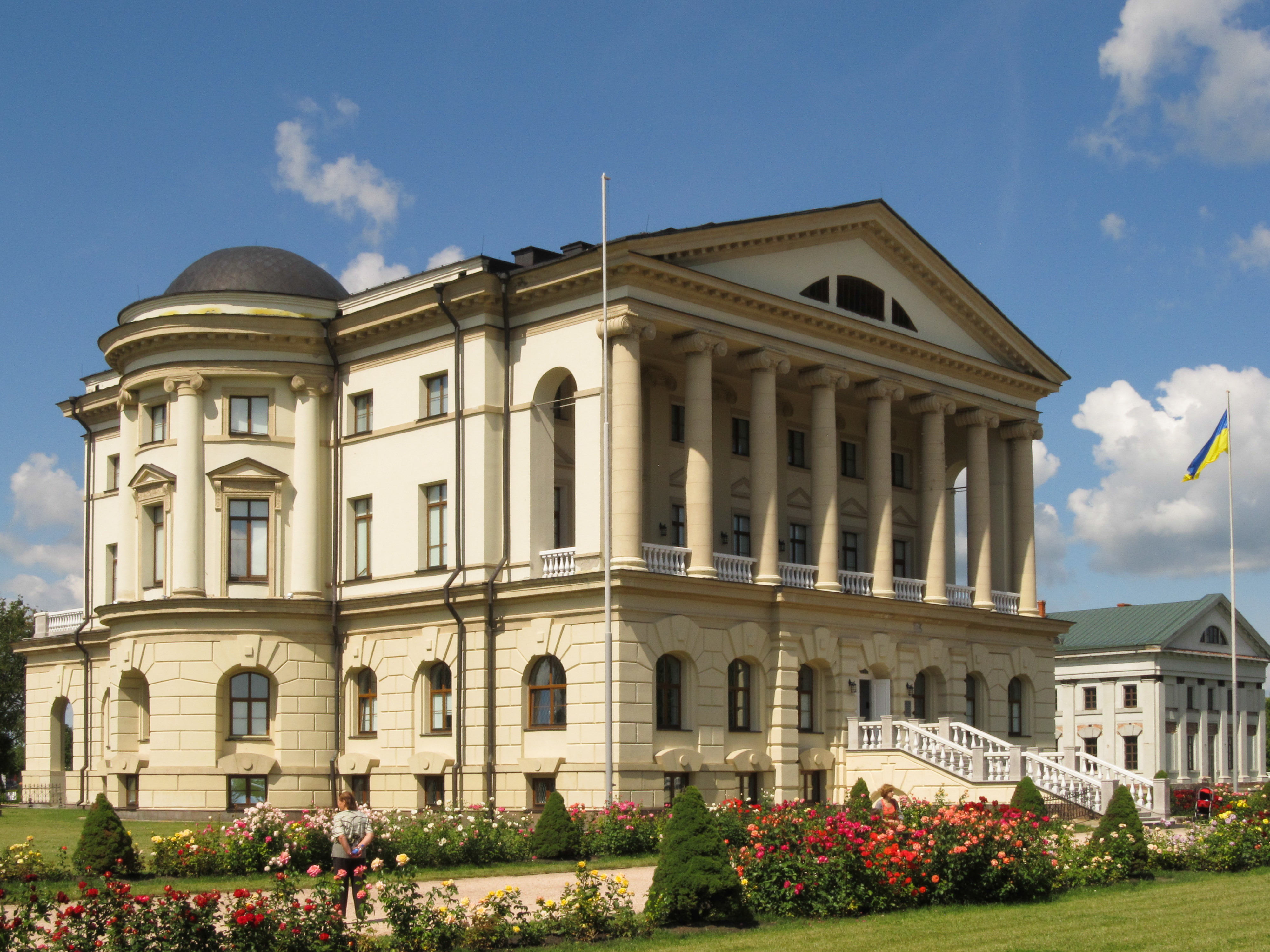 Palace of Rozumovskyi (Baturyn)