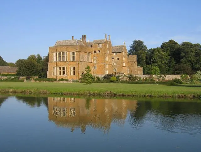 Broughton Castle