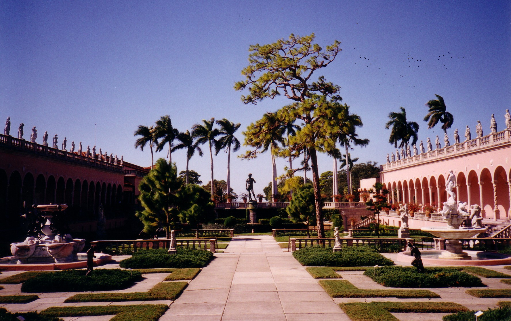 Sarasota–Bradenton International Airport, United States