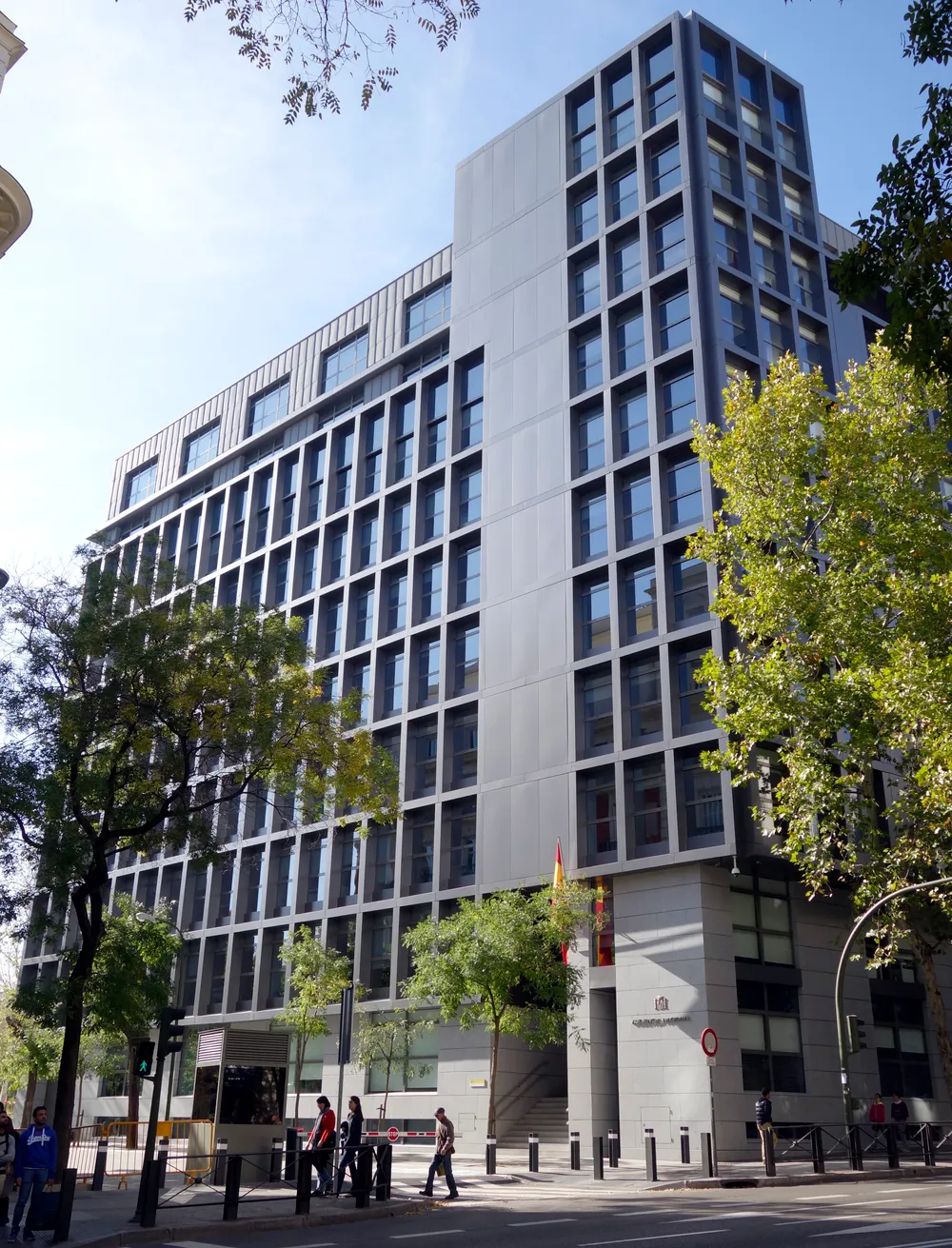西班牙國家法院搜查執政黨總部調查涉嫌腐敗案件