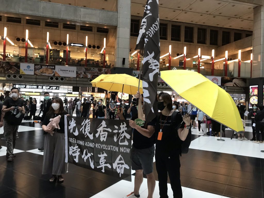 Protestors in Taipei Main Station - C: Ryan Ho Kilpatrick