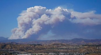 Massive Bush Fire Breaks Out in Southern California