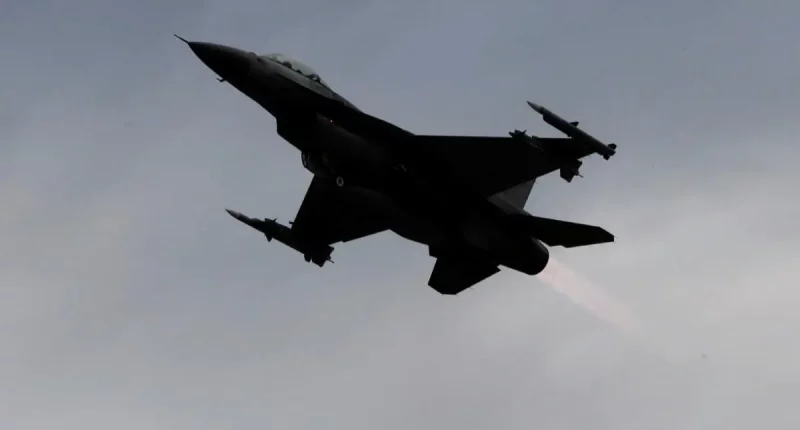 US f-16 fighter jet crashes in South Korea